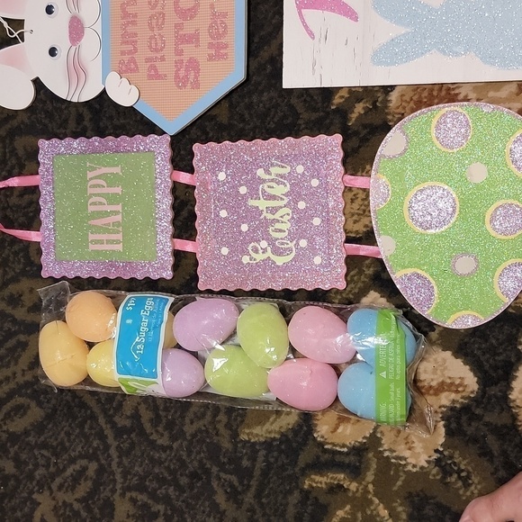 Easter Decor 4 hanging & 1 pack of sugar eggs sparkly fun & festive - Picture 12 of 13